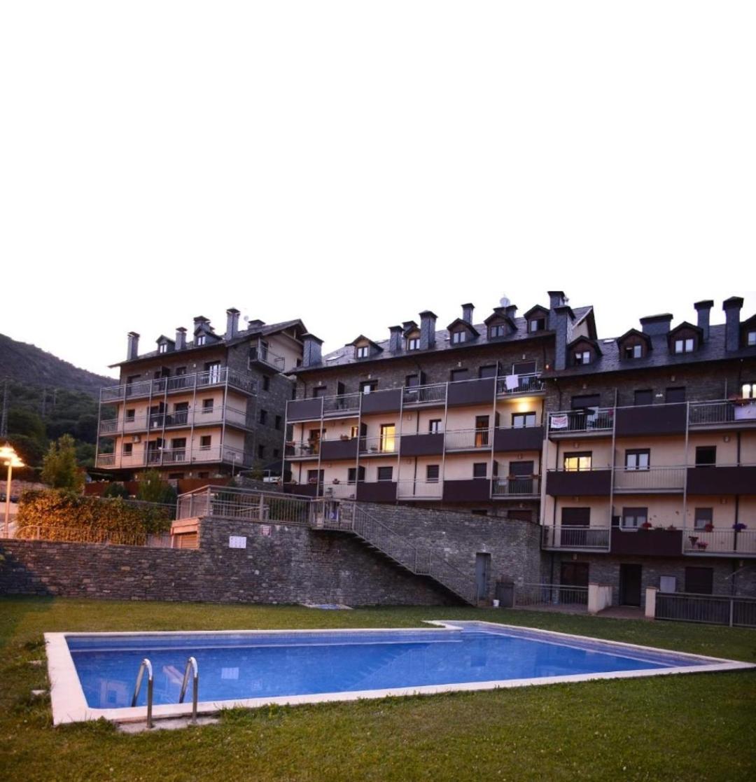 Apartaments Sort Pirineus Luaran gambar